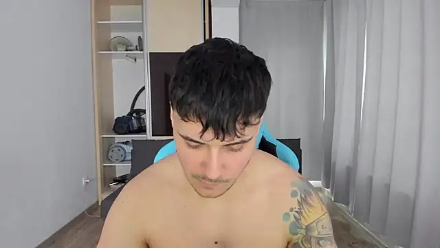 Snapshot of MatMalonne chatting on 02.08.25 MatMalonne online show from 02.08.25