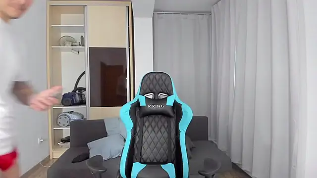 Snapshot of MatMalonne chatting on 02.16.25 MatMalonne online show from 02.16.25