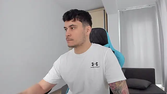 Snapshot of MatMalonne chatting on 02.18.25 MatMalonne online show from 02.18.25