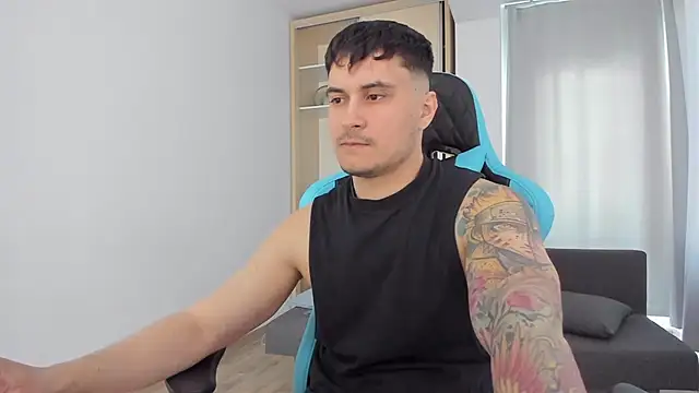 Snapshot of MatMalonne chatting on 02.21.25 MatMalonne online show from 02.21.25