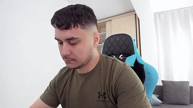 Snapshot of MatMalonne chatting on 03.05.25 MatMalonne online show from 03.05.25