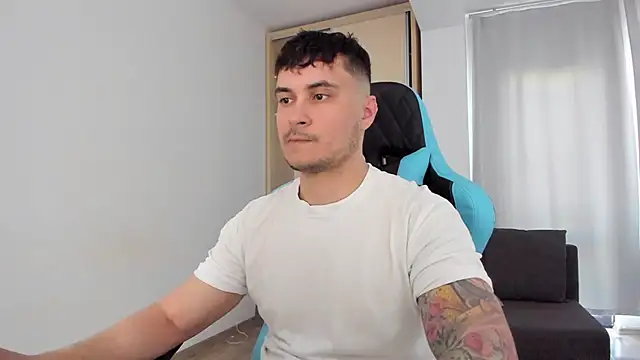 Snapshot of MatMalonne chatting on 03.05.25 MatMalonne online show from 03.05.25