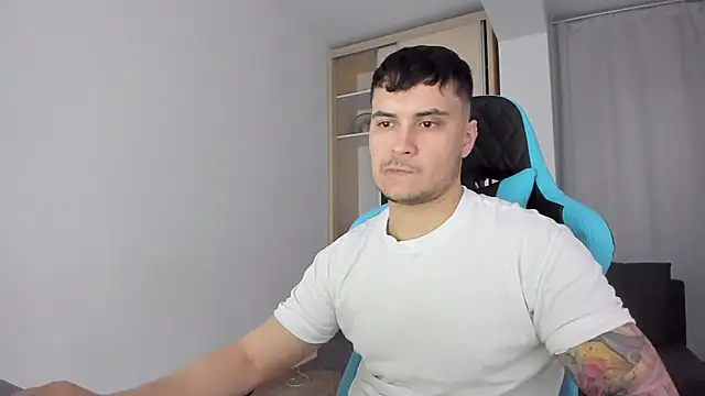 Snapshot of MatMalonne chatting on 03.05.25 MatMalonne online show from 03.05.25