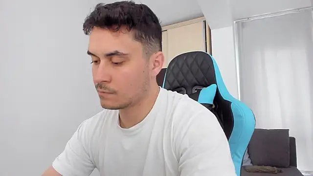 Snapshot of MatMalonne chatting on 03.14.25 MatMalonne online show from 03.14.25