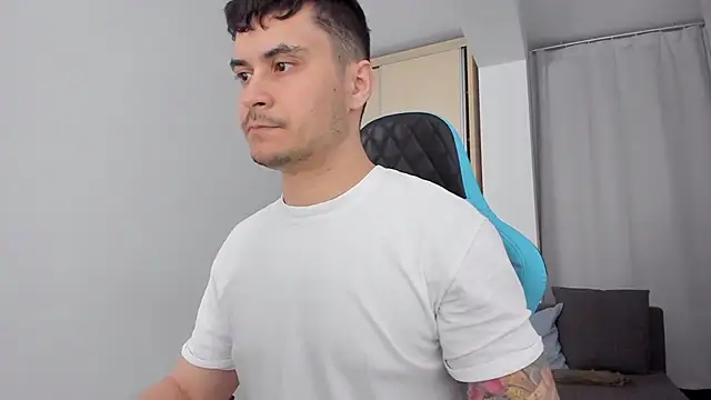 Snapshot of MatMalonne chatting on 03.14.25 MatMalonne online show from 03.14.25