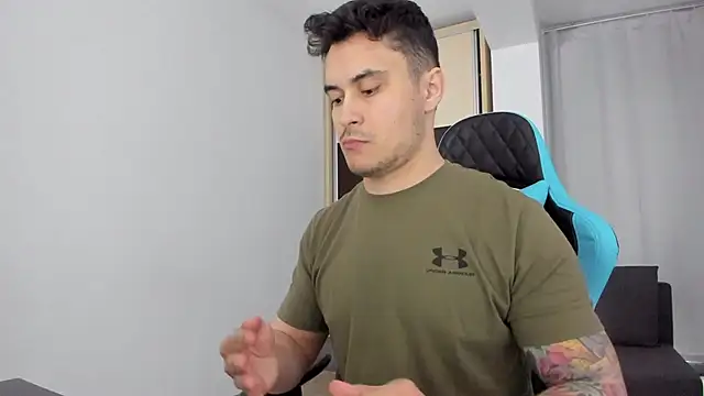 Snapshot of MatMalonne chatting on 03.17.25 MatMalonne online show from 03.17.25