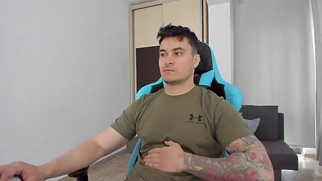 Snapshot of MatMalonne chatting on 03.18.25 MatMalonne online show from 03.18.25