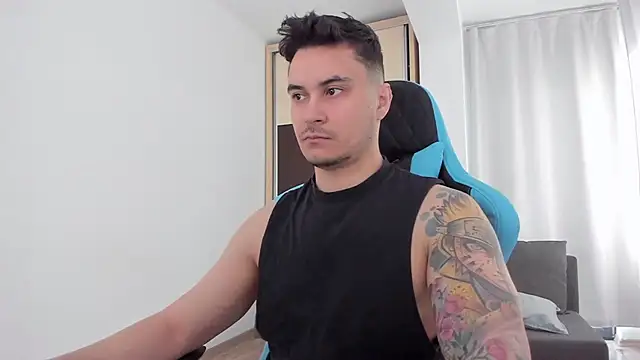 Snapshot of MatMalonne chatting on 03.21.25 MatMalonne online show from 03.21.25