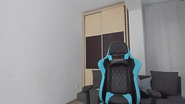 Snapshot of MatMalonne chatting on 03.22.25 MatMalonne online show from 03.22.25