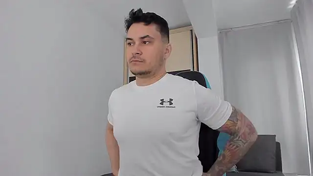 Snapshot of MatMalonne chatting on 03.23.25 MatMalonne online show from 03.23.25