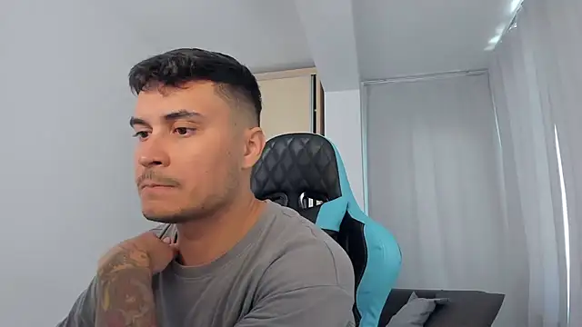 Snapshot of MatMalonne chatting on 09.19.25 MatMalonne online show from 09.19.25