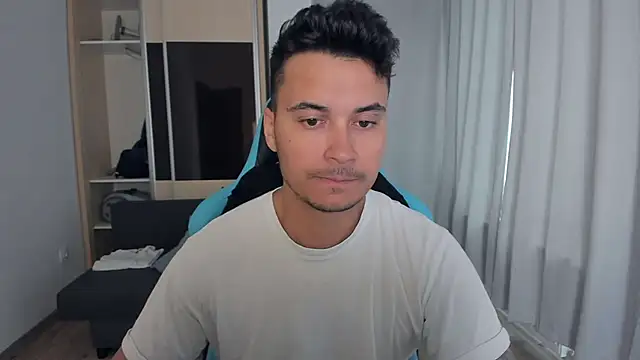 Snapshot of MatMalonne chatting on 09.25.25 MatMalonne online show from 09.25.25