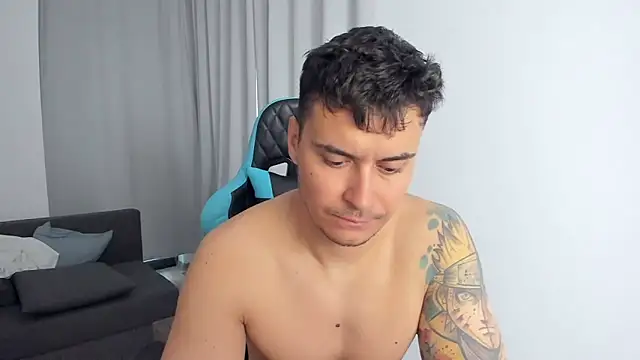 Snapshot of MatMalonne chatting on 09.29.25 MatMalonne online show from 09.29.25