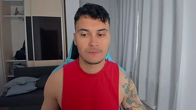 Snapshot of MatMalonne chatting on 10.02.25 MatMalonne online show from 10.02.25