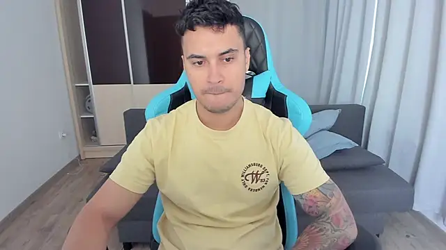 Snapshot of MatMalonne chatting on 10.09.25 MatMalonne online show from 10.09.25