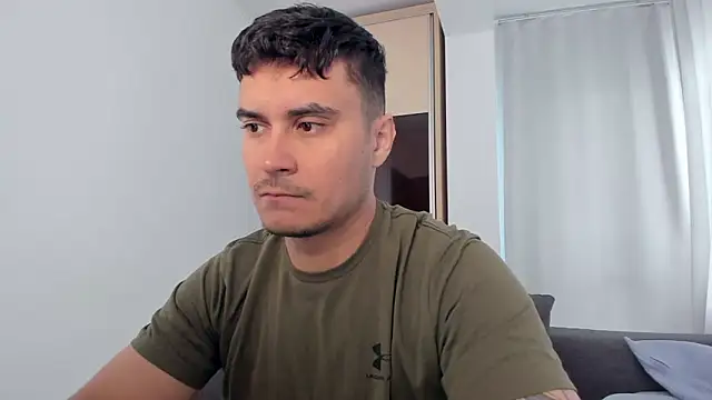 Snapshot of MatMalonne chatting on 10.10.25 MatMalonne online show from 10.10.25