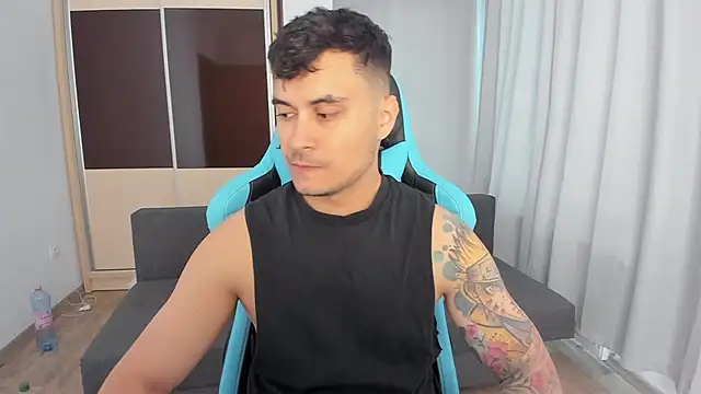 Snapshot of MatMalonne chatting on 10.19.25 MatMalonne online show from 10.19.25