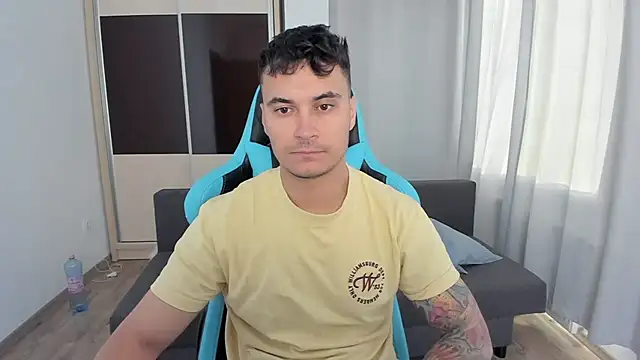 Snapshot of MatMalonne chatting on 10.20.25 MatMalonne online show from 10.20.25