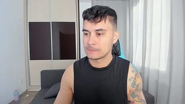 Snapshot of MatMalonne chatting on 10.21.25 MatMalonne online show from 10.21.25