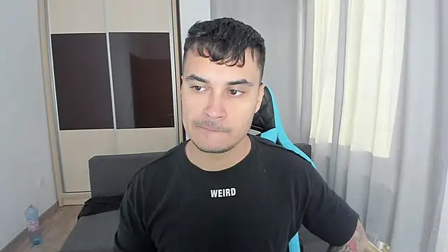 Snapshot of MatMalonne chatting on 10.23.25 MatMalonne online show from 10.23.25