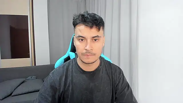 Snapshot of MatMalonne chatting on 10.25.25 MatMalonne online show from 10.25.25