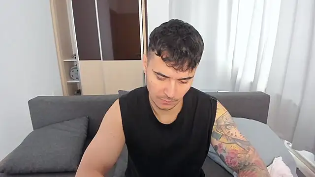 Snapshot of MatMalonne chatting on 10.31.25 MatMalonne online show from 10.31.25