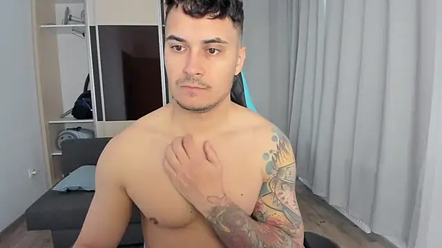 Snapshot of MatMalonne chatting on 11.07.25 MatMalonne online show from 11.07.25