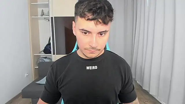 Snapshot of MatMalonne chatting on 11.08.25 MatMalonne online show from 11.08.25