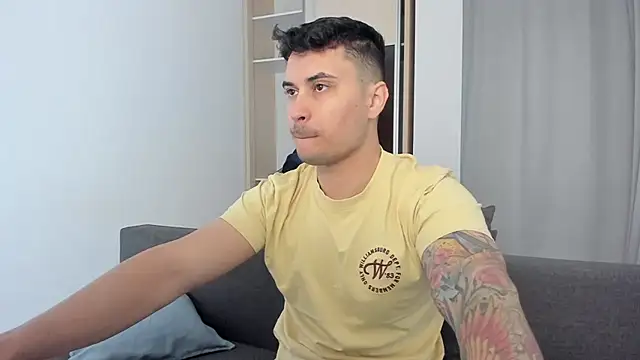 Snapshot of MatMalonne chatting on 11.11.25 MatMalonne online show from 11.11.25