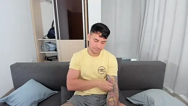 Snapshot of MatMalonne chatting on 11.12.25 MatMalonne online show from 11.12.25