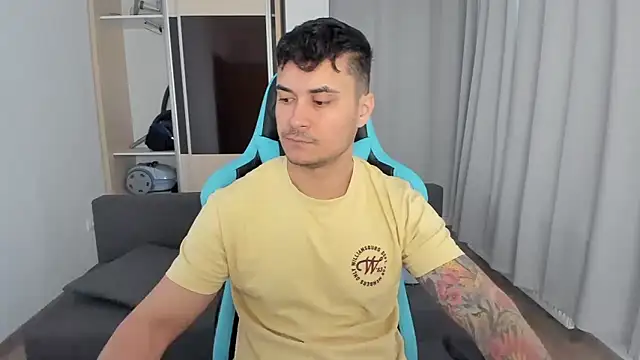 Snapshot of MatMalonne chatting on 11.15.25 MatMalonne online show from 11.15.25