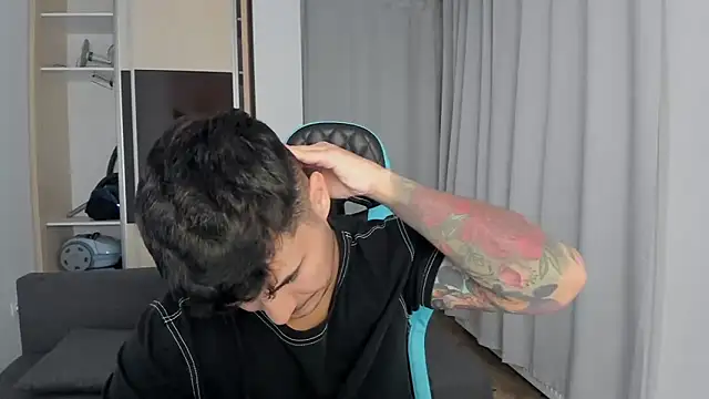 Snapshot of MatMalonne chatting on 11.15.25 MatMalonne online show from 11.15.25