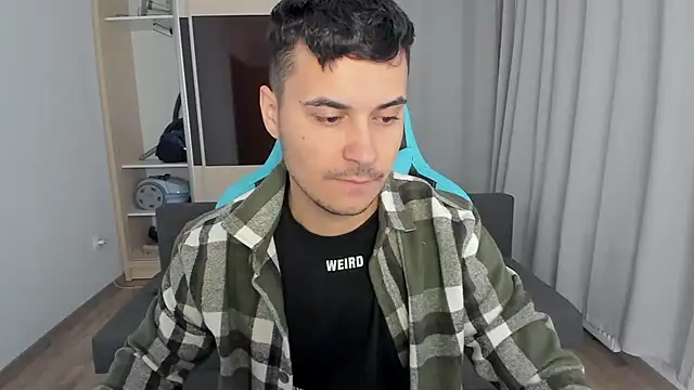 Snapshot of MatMalonne chatting on 11.17.25 MatMalonne online show from 11.17.25