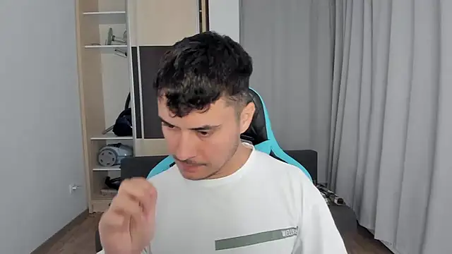 Snapshot of MatMalonne chatting on 11.17.25 MatMalonne online show from 11.17.25