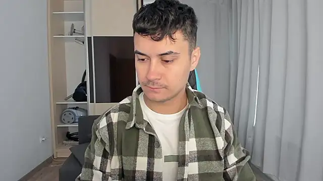 Snapshot of MatMalonne chatting on 11.18.25 MatMalonne online show from 11.18.25