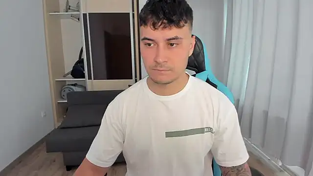 Snapshot of MatMalonne chatting on 11.21.25 MatMalonne online show from 11.21.25