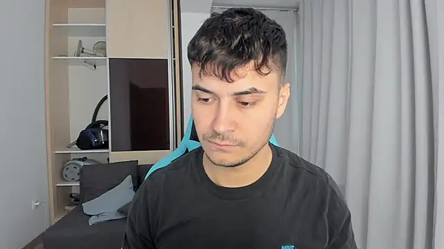 Snapshot of MatMalonne chatting on 11.27.25 MatMalonne online show from 11.27.25