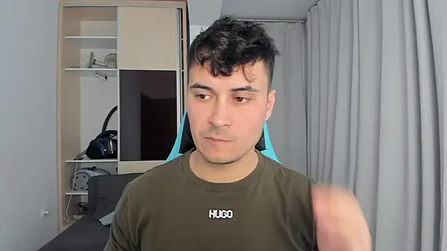 Snapshot of MatMalonne chatting on 11.29.25 MatMalonne online show from 11.29.25