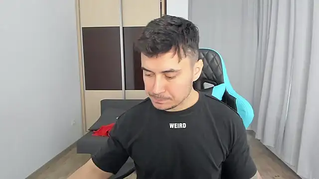 Snapshot of MatMalonne chatting on 12.14.25 MatMalonne online show from 12.14.25