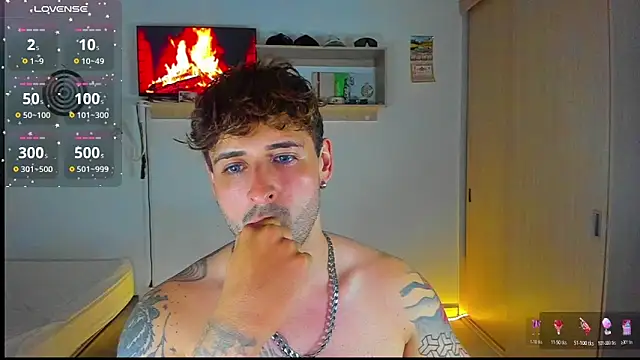 Snapshot of Ares_blue chatting on 02.11.26 Ares blue online show from 02.11.26