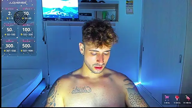 Snapshot of Ares_blue chatting on 03.10.26 Ares blue online show from 03.10.26