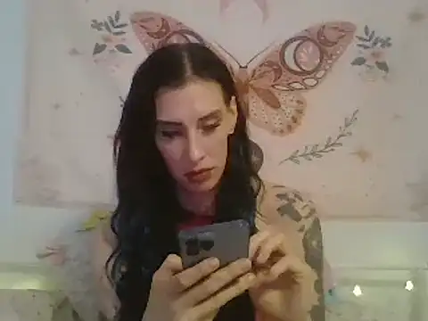 Snapshot of averietheangel chatting on 03.10.25 averietheangel online show from 03.10.25
