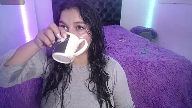 Laurenkenner  online show from 04.23.26