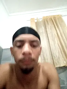 Snapshot of 29YOURZ_28_ chatting on 12.04.24 29YOURZ 28 online show from 12.04.24