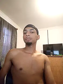 Snapshot of 29YOURZ_28_ chatting on 12.13.24 29YOURZ 28 online show from 12.13.24