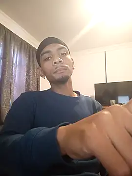 Snapshot of 29YOURZ_28_ chatting on 12.13.24 29YOURZ 28 online show from 12.13.24