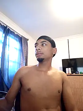 Snapshot of 29YOURZ_28_ chatting on 12.14.24 29YOURZ 28 online show from 12.14.24