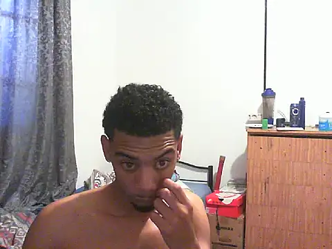 Snapshot of 29YOURZ_28_ chatting on 02.17.25 29YOURZ 28 online show from 02.17.25