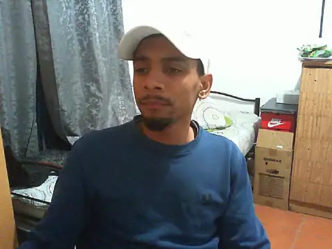 Snapshot of 29YOURZ_28_ chatting on 09.25.25 29YOURZ 28 online show from 09.25.25