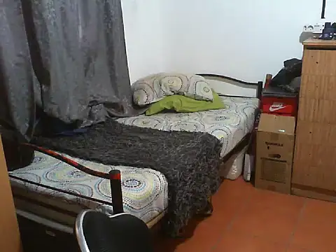 Snapshot of 29YOURZ_28_ chatting on 10.01.25 29YOURZ 28 online show from 10.01.25